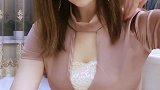 这么漂亮性感的妹子，不知道以后又便宜哪位小伙子了