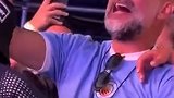 摇滚粉丝！瓜迪奥拉演唱会嗨唱