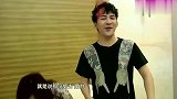 大张伟反串模仿蔡琴，出场就让人怀疑人生，所有评委瞬间不淡定了
