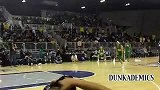 街球-13年-T Dub超强扣篮集锦 平筐风车毫无压力-专题