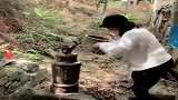 小时候每次用水都这样，慢一步就怕没抽上来，全都是回忆呀！
