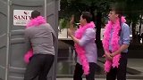 新娘进了男厕所，三男子疯狂寻找