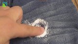 裤子上有油渍和墨水？不用洗衣粉，只需一个土豆就清洁干净，厉害