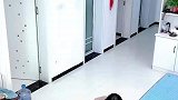 老婆买的衣服总是奇奇怪怪的，上衣和裤子确实让人分不清