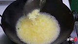 避风塘炒蟹,如何做出饭店味道,大厨教你一招,原来做法这么简单