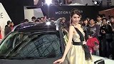2014台北车展-标致甜美车模 演绎黑金相间礼服