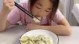 后妈试探女儿，结果太暖心了！暖心一幕