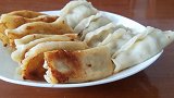 家常版羊肉锅贴的做法，这样做一口一个都不过瘾！