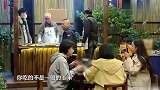 孟非烤的玉米，美女食客吃到停不下来，郭德纲神补刀逗笑众人