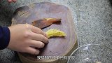 最省事花胶炖牛奶，这样做一点腥味都没有，秋季皮肤就靠它了