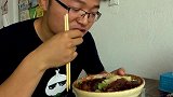 难得不用做饭，大sao出门开小灶，一碗面里全是肉