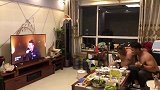 父子俩喝醉酒是种什么体验嗨成这样，你们是要拜把子的节奏吗