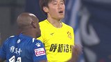 郭胜连过两人妙传禁区 穆里奇停球推射一气呵成攻入首球