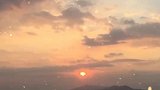 椰梦长廊看夕阳，撒金粉无滤镜。