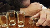 男子醉酒后身亡 拼酒者和饭店老板都被判赔钱
