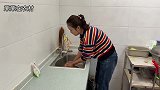 外婆吃苹果嫌太凉了，孙媳妇把它做成苹果饼，外婆能吃的习惯吗