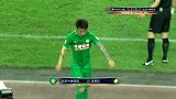 中超-17赛季-联赛-第12轮-第93分钟红牌 张稀哲放倒小摩托两黄一红 下场路上踢飞足球引球迷不满-花絮