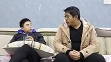 母亲死前只给孝顺养女1个馒头，却给不孝儿子20万，咬开感动