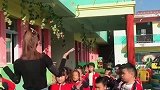 现在的幼儿园老师真漂亮，身材棒棒哒