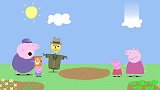小猪佩奇：真是不可思议，稻草人吓走了小鸟，猪奶奶太有爱心了！