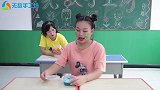 男同学伪装成老奶奶，用无硼砂泥考验同学，同学表现如何？