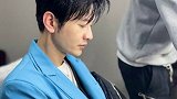 黄晓明  黄晓明瘦了20斤 为角色服务，这才是演员该有的样子~还以为晓明哥会先奖励自己一部霸道总裁片的