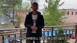 今天突然变冷了，小伙抱一床18斤的被子当铺盖，看媳妇是啥反应