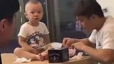 不哭好好吃饭的娃，就是好孩子