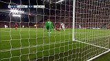 红狼长传终于打穿防线 洛夫伦冒顶哲科低射挽回一球