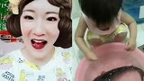 趣事精选，能两只手抓鱼太厉害了吧
