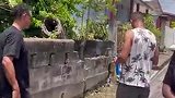 帕尔默回到祖父的出生地圣基茨和尼维亚参观祖宅