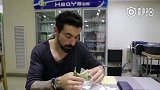 中超-17赛季-拉维奇剥粽子花样百出 先知竟然用起了刀叉-新闻