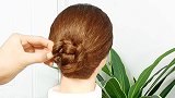 妈妈盘发这样扎，利用四圆辫减龄百搭、干干净净，实用又好看