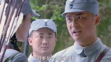 女战士背弓箭行军，却被战友嘲笑没枪厉害，不料下一秒大开眼界！