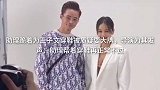 助理跪着为王子文穿鞋被质疑，导演发声：助理帮着穿鞋再正常不过