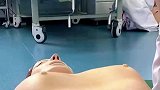 医学生进行心肺复苏练习，众人看了纷纷求放过！