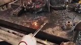 淬火流水线，看着手法，师傅工资绝对高！