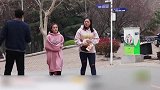 小伙整蛊路人美女，我昨天晚上梦见你了，真是有趣！