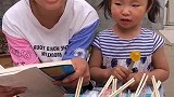 向往的童趣：妹妹吃糖，不是面