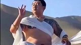东北大哥在敦煌拍飞天，天庭还有房贷的