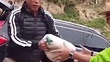 张耀扬 岁月流逝，年纪越大越面善的乌鸦哥，如今不再掀桌子，而是默默的坚持做着慈善，多少人的青春回忆