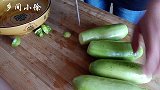 西葫芦这样做实在太好吃了，一次做几斤都不够吃，开胃解馋