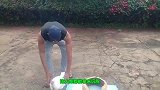 10000根火柴能烤熟一个椰子吗？小伙亲测，结果出乎意料！