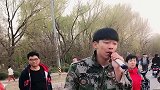 民间男歌手献唱《想念妈妈》，句句催泪，唱哭天下儿女！