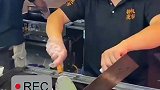 路边小吃爆炒鹅卵石