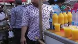 看看印度的冰镇芒果汁怎么样10卢比一杯真便宜，看上去很好喝