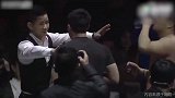 日本拳手挑衅中国裁判 结果被裁判一脚爆头