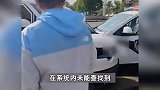 现场！苏州一货拉拉当街冲撞交警？网友称疑因交警开罚单，街道办：交警正在抢救