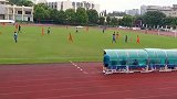 中超-17赛季-青岛老乡会面 李帅观看预备队与刘震理打招呼-新闻