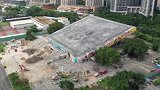 深圳市体育馆坍塌4人被困 1人抢救无效死亡最后2人被救出